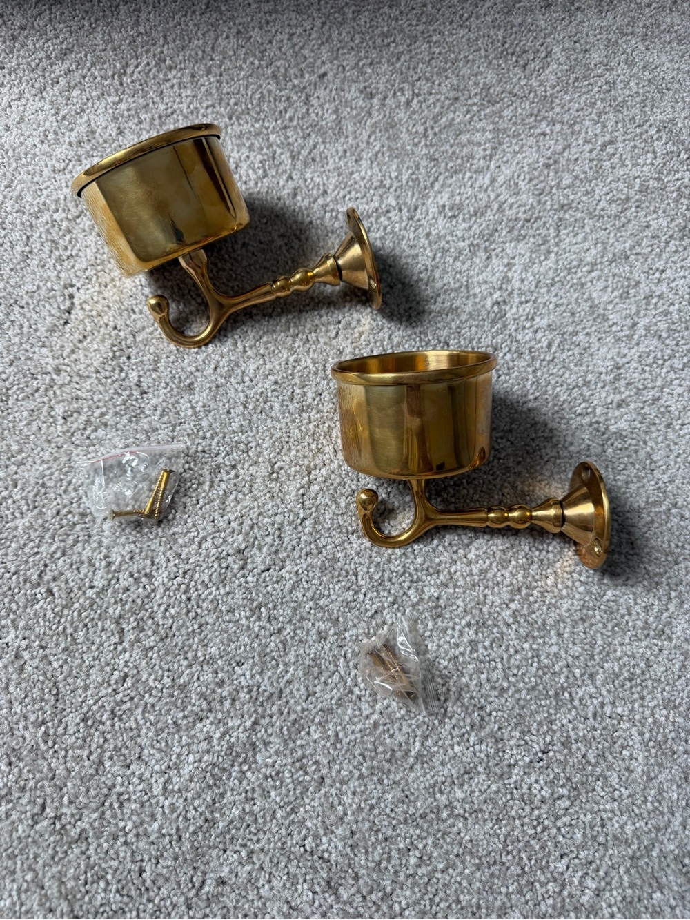 Two Roan Iris Orla Wall Vessels Handcrafted unlacquered brass - Picture 4 of 9